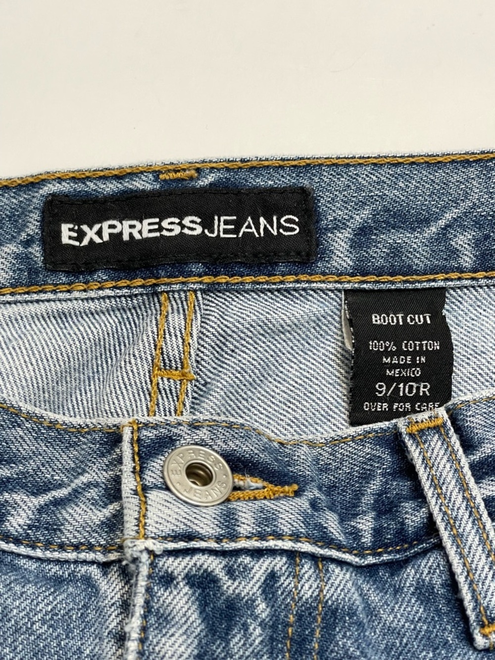 Express Jeans Women’s Boot Cut Light Blue Wash Jeans Size 10 - Picture 9 of 14